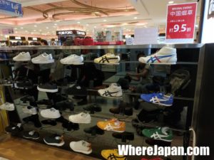 โอนิซึกะ ไทเกอร์ onitsuka-tiger-shoe-kansai-osaka-japan-airport